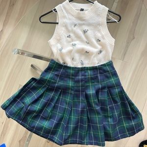 H and M divided plaid mini skirt